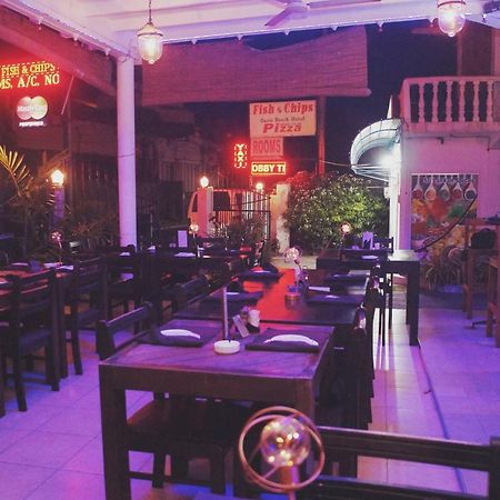 Oasis Skybeach Hostel - 尼甘布 外观 照片