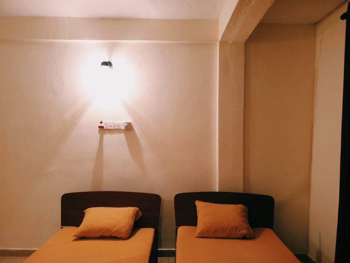 Oasis Skybeach Hostel - 尼甘布 外观 照片