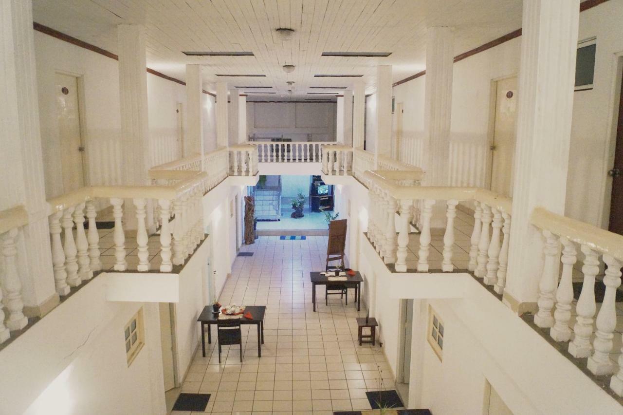 Oasis Skybeach Hostel - 尼甘布 外观 照片